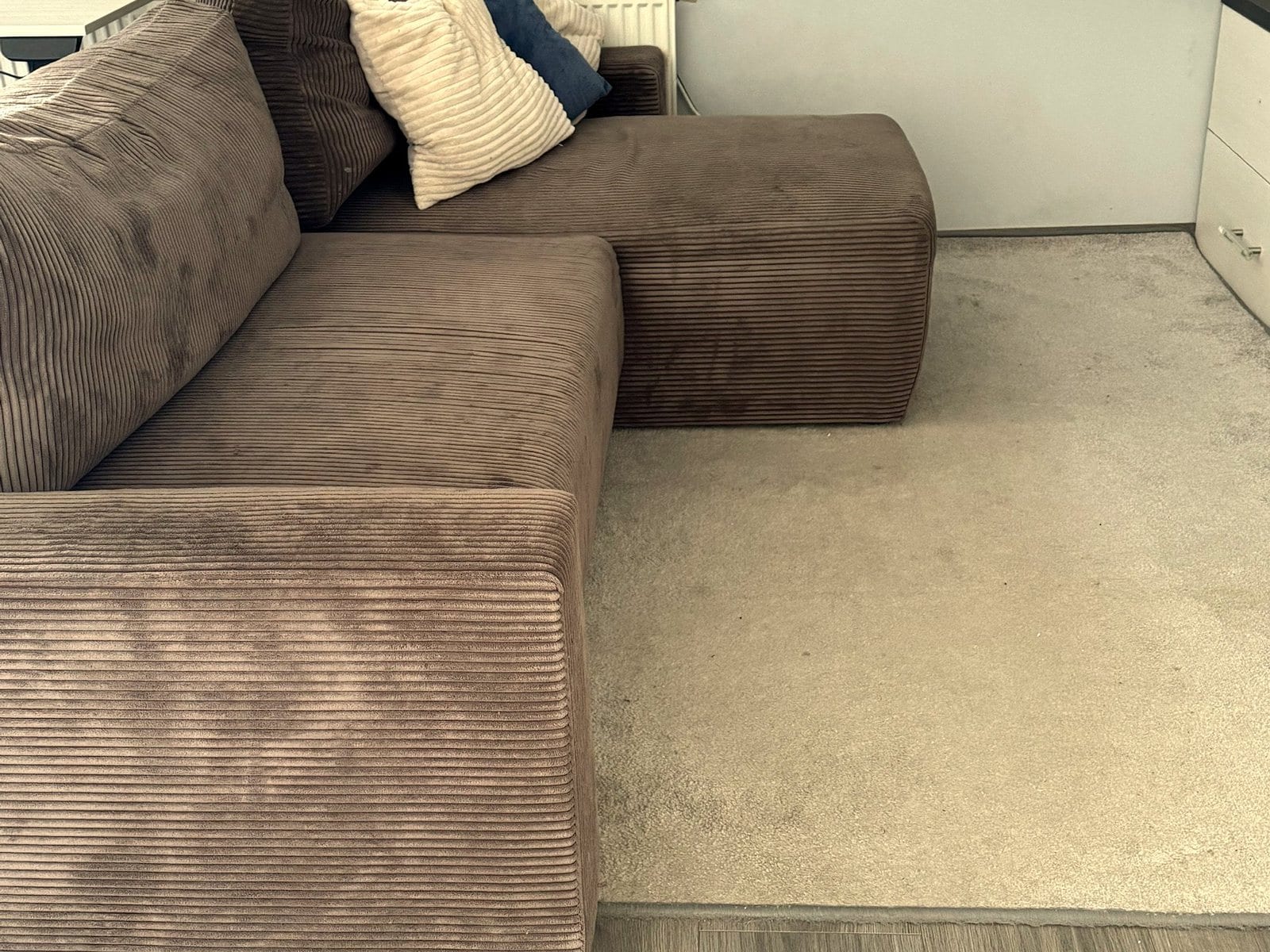The Rug Should Fit the Sofa, Not the Room: What Size Rug for a Living Room